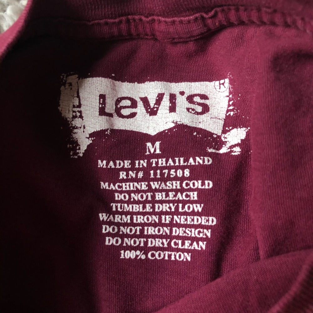 Levi’s tee - Picture 3 of 3